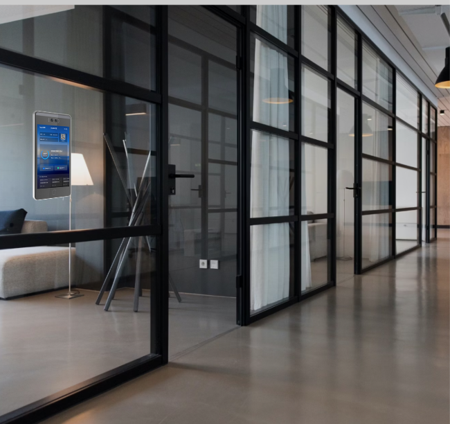 關鍵詞：智慧辦公，玻璃隔斷，智能門禁，深圳市武智科技
        描述：深圳市武智科技智慧辦公場景中的玻璃隔斷區域，搭配智能門禁設備，提升辦公空間的科技感與管理效率